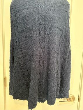 Roots Navy Cable-Knit A-Line throw on